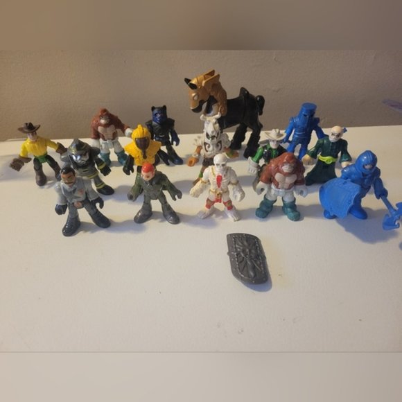 Misc Imaginex Figurines Set of 15 - Picture 1 of 7